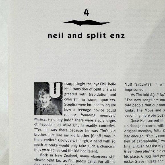 Crowded House : Private Universe Illustrated Biography Chris Twomey, Kerry Doole - Picture 8 of 11